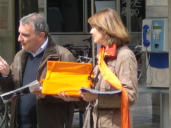 Distribution de tracts rue Félix Poulat mercredi 18 avril